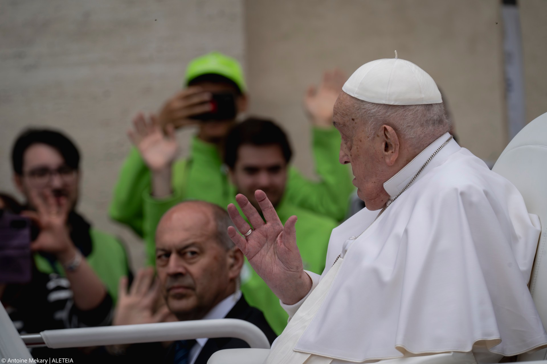 EASTER-VATICAN-POPE-EASTER2025
