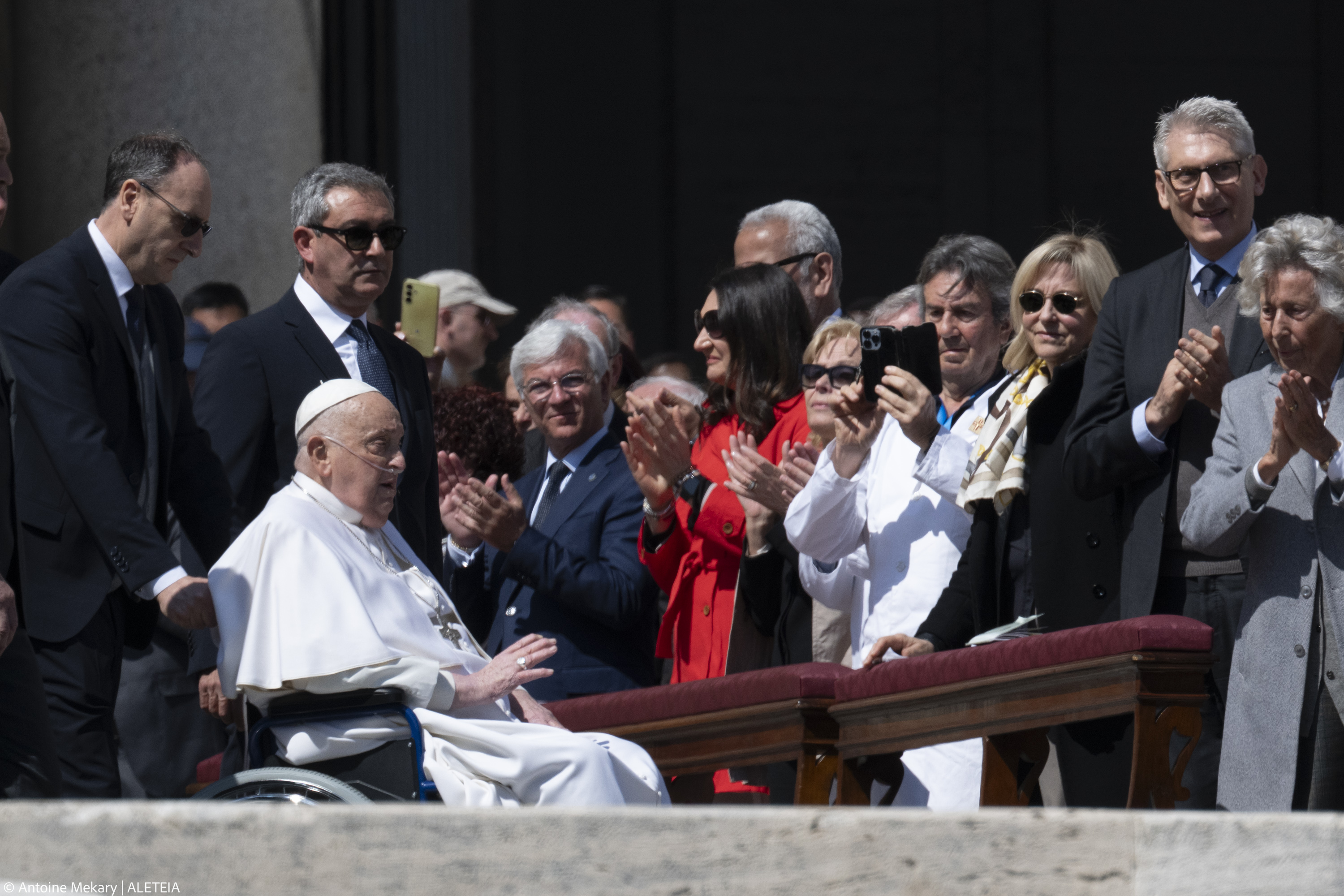 {"rendered":"Pape\u017e Fran\u010di\u0161ek je pozdravil vernike na Trgu sv. Petra"}