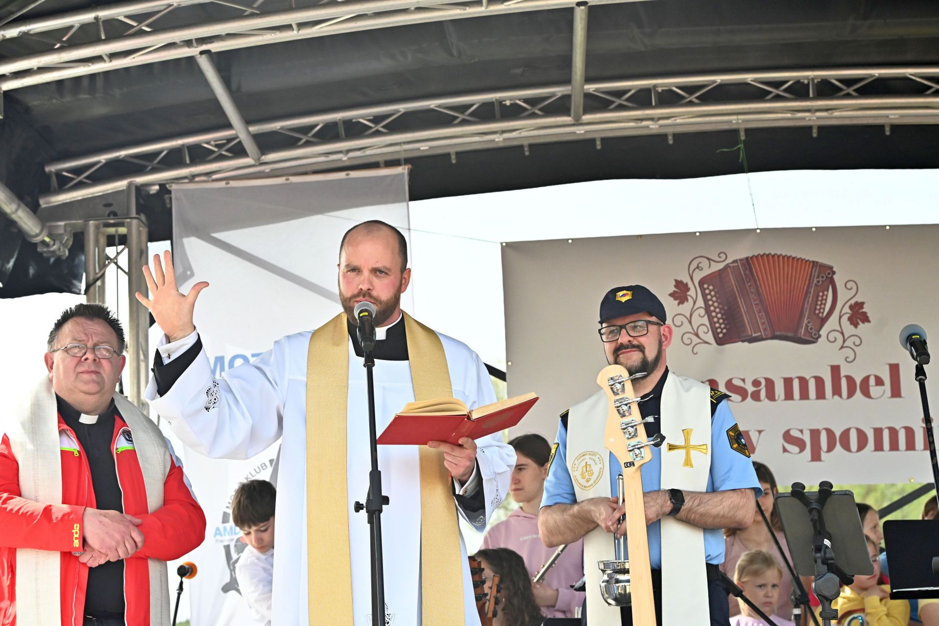 Vseslovenski-blagoslov-motoristov-in-motorjev-Mirna-Pec-21042025-12.jpg