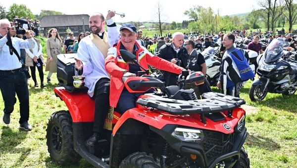 Corner Item Image - [FOTO] Blagoslov motoristov in motorjev v Mirni Peči: Kar 16 tisoč jih je bilo!
