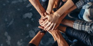 Ali kot družba sploh še znamo sodelovati?