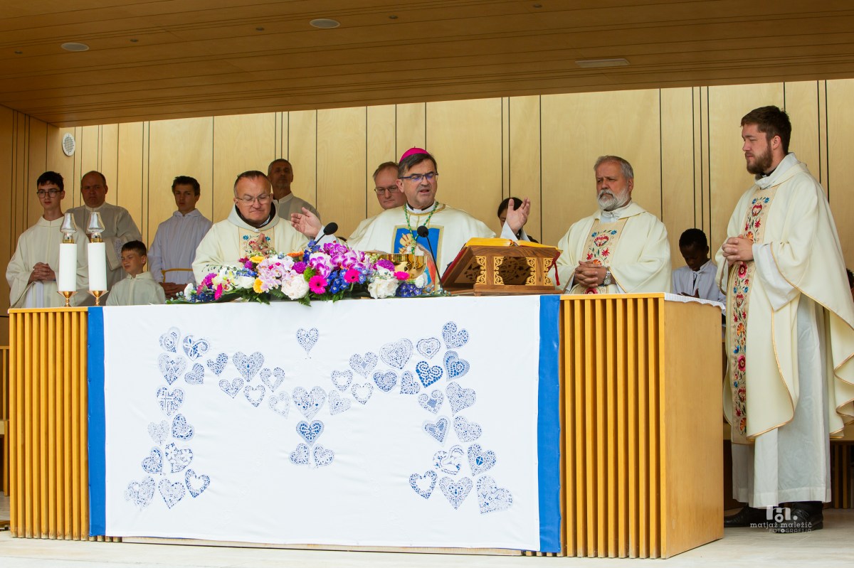 {"rendered":"Praznovanje 25-letnice Di\u017d-a na Brezjah, 1. del"}