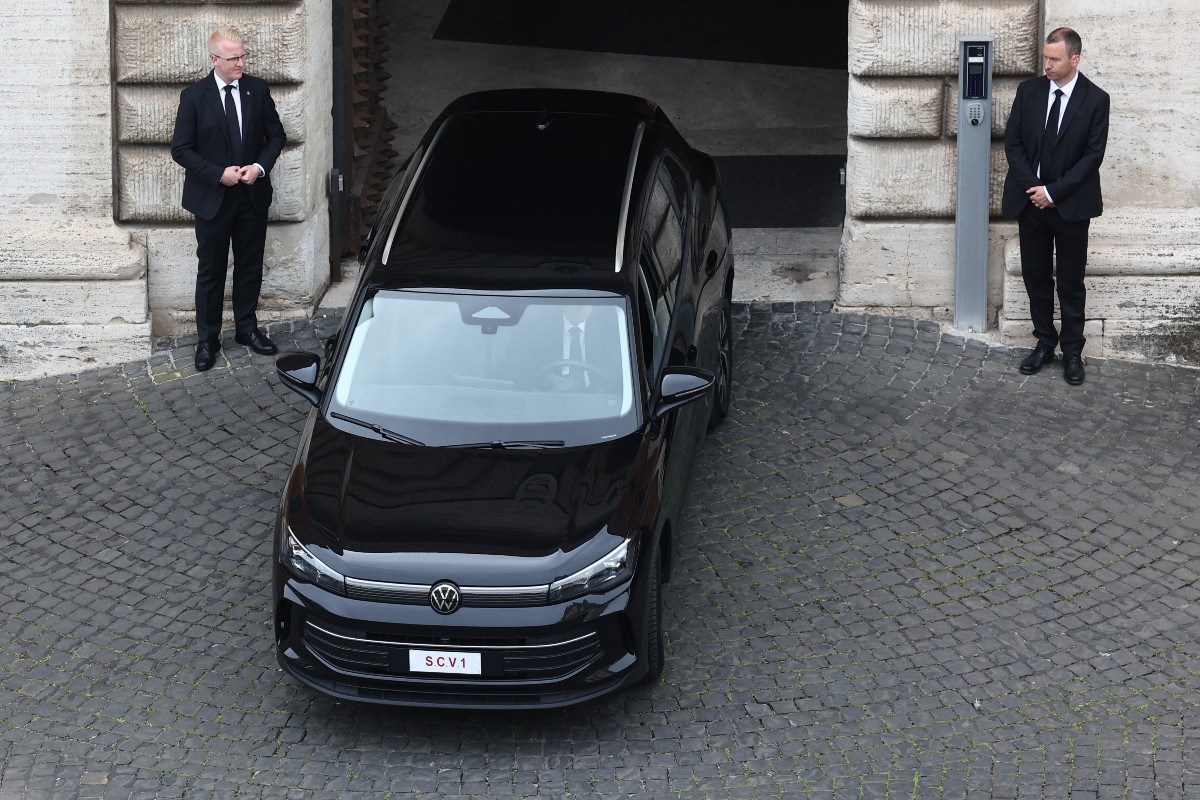 BLACK-PAPAMOBILE