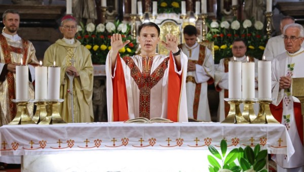 Corner Item Image - Brat Ambrož Brezovšek v Celju podelil prvi novomašni blagoslov