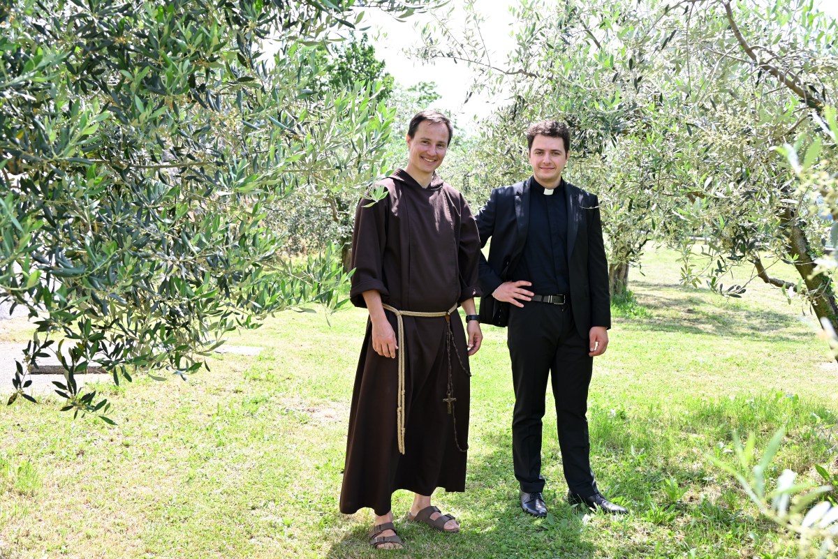 {"rendered":"Novoma\u0161nika 2025: Matija Golob in br. Ambro\u017e Brezov\u0161ek v fotografijah"}