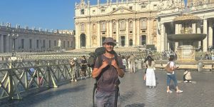 Pri 19 letih je peš romal v Rim: &#8220;Iskal sem stik z duhovno globino&#8221;