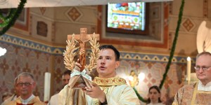 Ambrož Brezovšek je zapel novo mašo