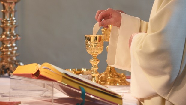 duhovnik priest
