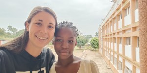 Na misijonu je spoznala deklico, ki jo podpira kot botra