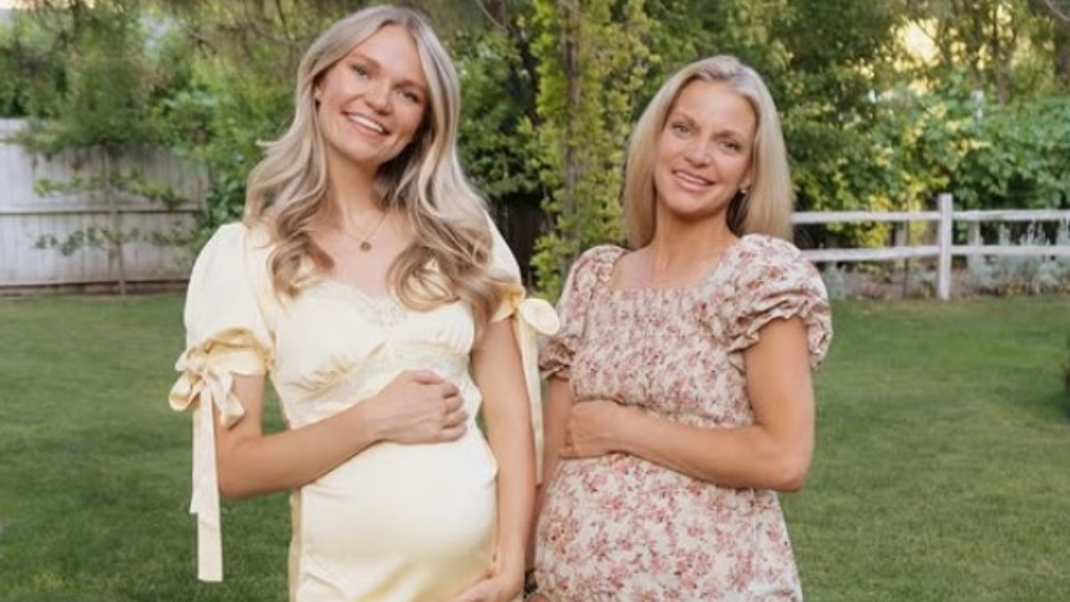 Mother and daughter pregnant at the same time