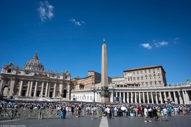 pope-leo-xiv-apostolic-palace-angelus-vatican