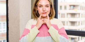 Zakaj ljudje, ki se prilagajajo drugim, pogosto najbolj trpijo