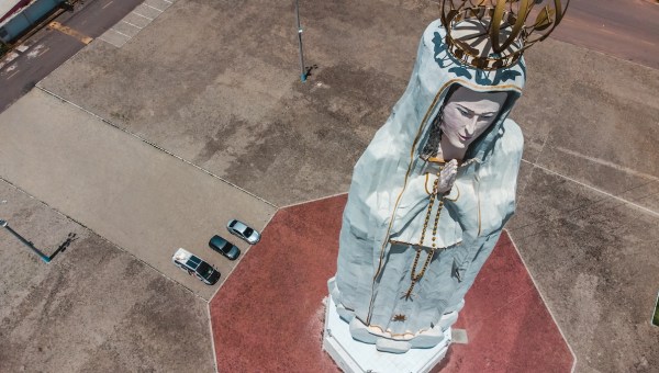 Corner Item Image - Ko vera seže do neba: brazilski kip Marije, ki podira rekorde