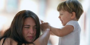 Ko otrok udari ali ugrizne: ne ponavljajte ključne napake!