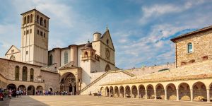 Prvič po 800 letih: posmrtni ostanki sv. Frančiška Asiškega bodo postavljeni na ogled