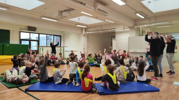 Zavod za gluhe in naglušne