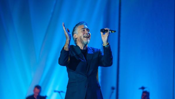 Corner Item Image - Jan Plestenjak: “Ko je človek v resni zvezi, v zakonu, drugače žari na odru”