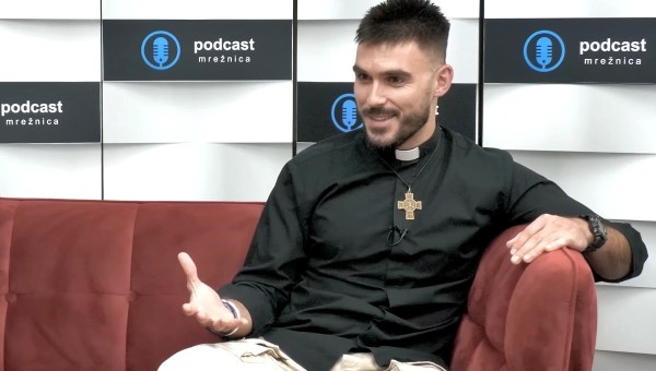 Corner Item Image - Iz zakristije na TikTok: “Zakaj bi bil kot duhovnik dolgočasen?”