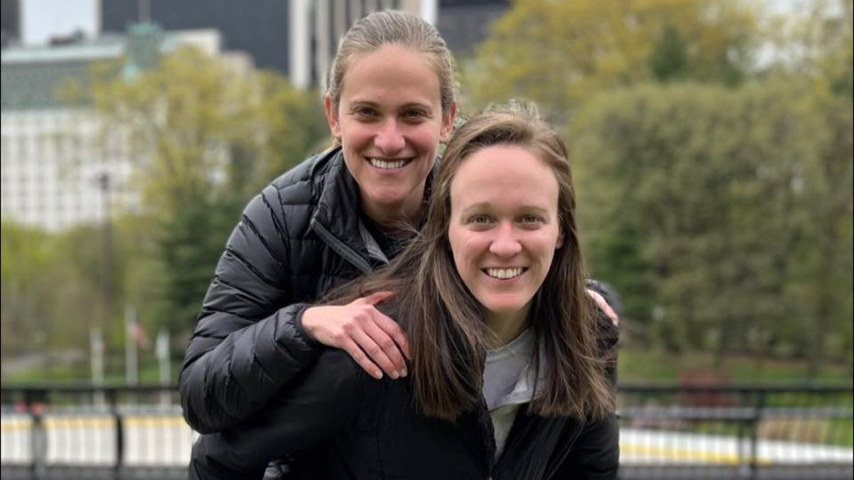 Kate and Elisabeth Singletary