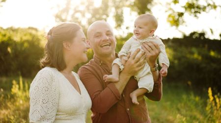 “Naučil sem se prave mere molitve.” Moževo pričevanje ob soočanju z ženinim rakom