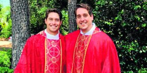 Brata, ki sta bila v duhovnika posvečena isti dan: Bližje sva si kot najboljša prijatelja