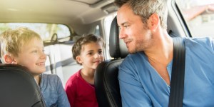 Namesto “Kako je bilo v šoli?” otroku raje postavite ta vprašanja