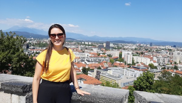 Corner Item Image - “Otroci morajo imeti možnost zaupati, se zmotiti, napako popraviti in rasti v spodbudnem okolju”