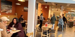 Ker je vrata kavarne lažje odpreti kot vrata cerkve …