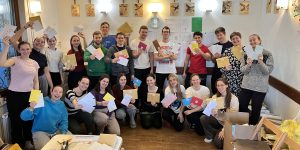 “Izgubljena generacija”? Ti mladi in srčni prostovoljci sporočajo prav nasprotno