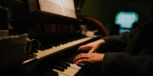 Najbolj priljubljene duhovne pesmi po izboru naših bralcev