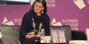 Od dveh otrok se je morala posloviti že med nosečnostjo: “Našla sem smisel, nisem jezna”