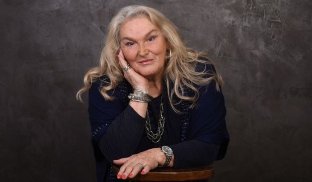 Corner Hero Image - Srčna pevka, ki je spravila na noge vso bolnišnico