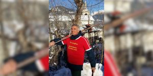 Duhovnik, ki spoveduje kar na smučišču