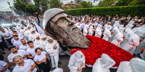 Zaprtih oči, a zazrt v Boga: skrivnost svetega Šarbela