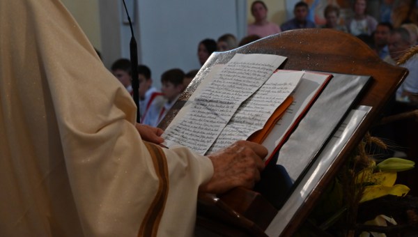 Corner Item Image - Smeh v cerkvi: najboljše šale o duhovnikih in njihovih pridigah