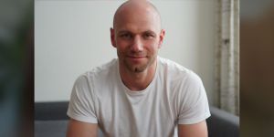 V dobrih dveh mesecih je izgubil ženo, njegova otroka pa mamo