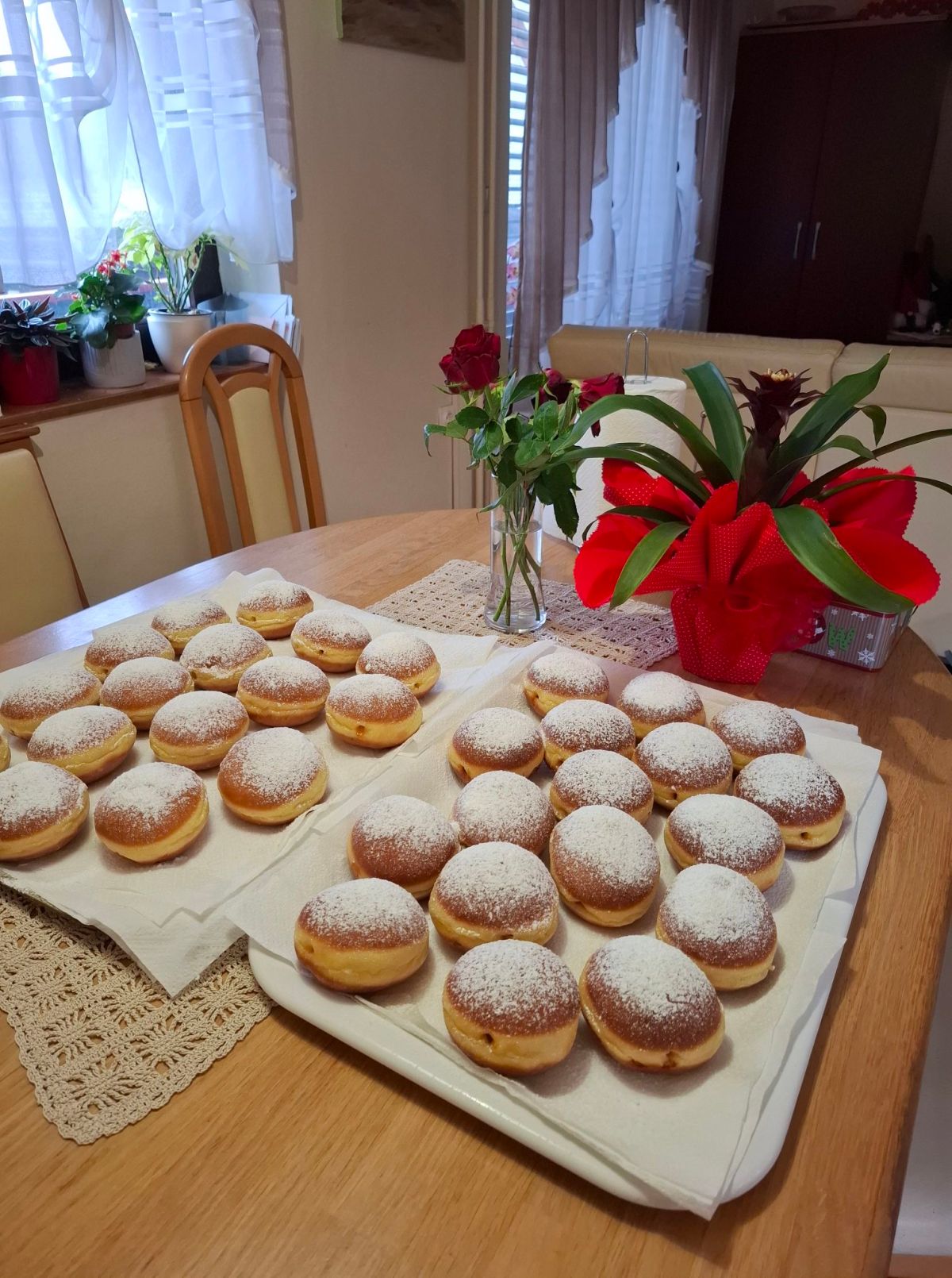 {"rendered":"Pustni krofi in flancati 2026"}