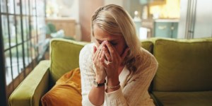 Samomor ljubljene osebe: kako se soočiti z izgubo