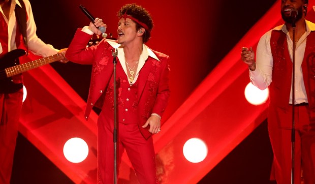 Corner Hero Image - Presenetljiva gesta, s katero je Bruno Mars začel svojo turnejo