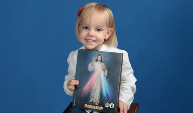 Corner Hero Image - Mislila sta, da bo sin. Rodila se je Favstina in zgodil se je čudež