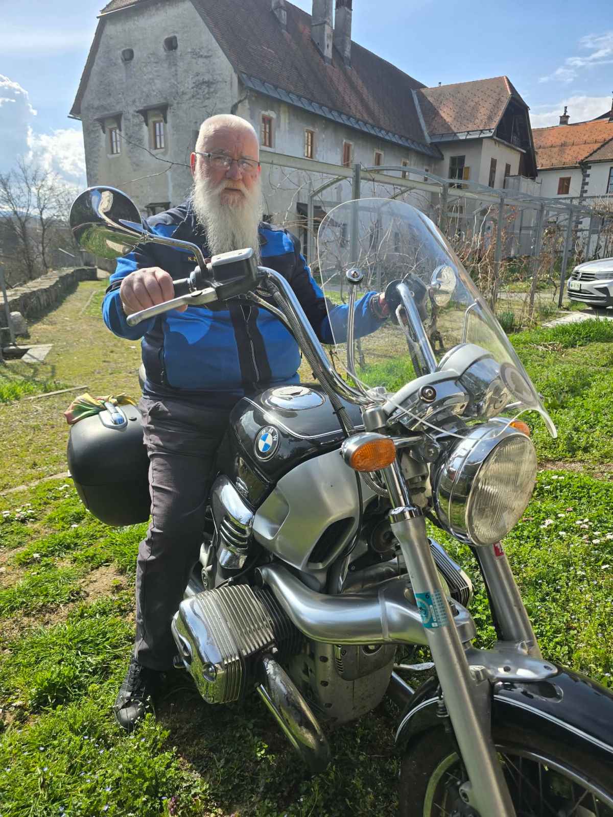 p. Niko Žvokelj