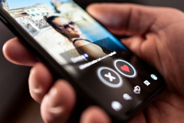 dating-apps-scroll