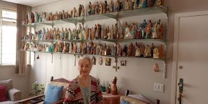 95-letnica in njena osupljiva zbirka Marijinih kipcev
