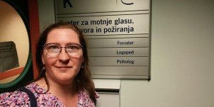 Ostala sem brez glasu