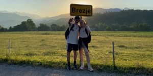 Peš na Brezje: “Moč odnosov, ki te ponesejo takrat, ko se zdi, da ne bo šlo več naprej”