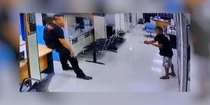 Policist napadalca razorožil s prav posebnim prijemom