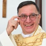 Pri 73 letih je postal duhovnik: “Za Boga ni nikoli prepozno”