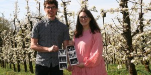 Rodila je dvojčici, a se je morala od ene posloviti: “Naredila bi vse, da bi imela obe”